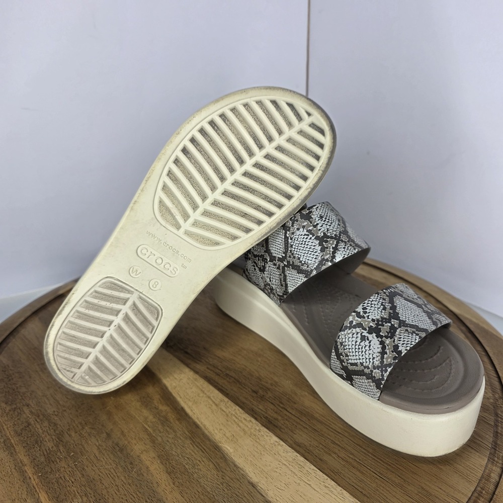 Crocs Brooklyn SNAKE Low Wedge Platform Sandal Womens size Beige Minimalist - Picture 8 of 10